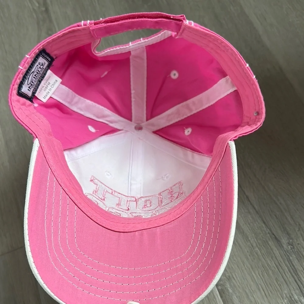 Pink and White 'Hott Mess' Women's Cap